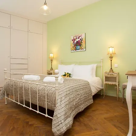 Caravel Apartment *